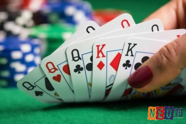 Cách chơi Stud Poker tạo ra một trải nghiệm đậm chất thách thức cho người chơi.